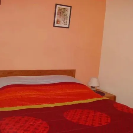 Spacious Cocoon With Terrace Near The Sea Tatil Evi *
